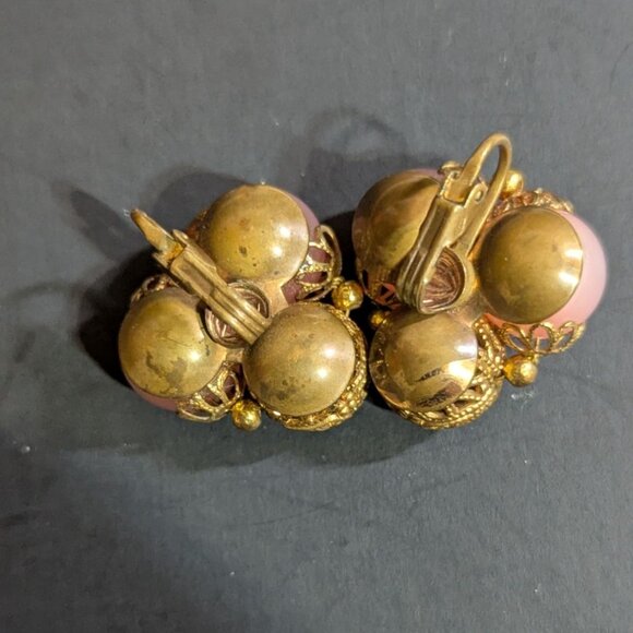 Vintage Pink Bead & Filigree Clip-On Earrings Costume Jewelry Retro Style - Picture 4 of 7